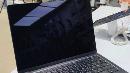 Macbook Air (M2, 2022) 8 Core CPU 8 Core GPU 8/256 Midnight MLY33 SPFHXKWX7CJ (TRD)