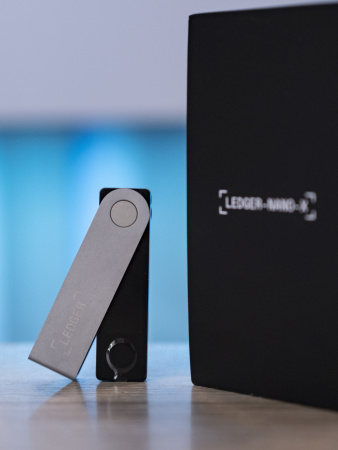 Холодный Криптокошелек Ledger Nano X
