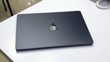 Macbook Air (M2, 2022) 8 Core CPU 8 Core GPU 8/256 Midnight MLY33 SPFHXKWX7CJ (TRD)