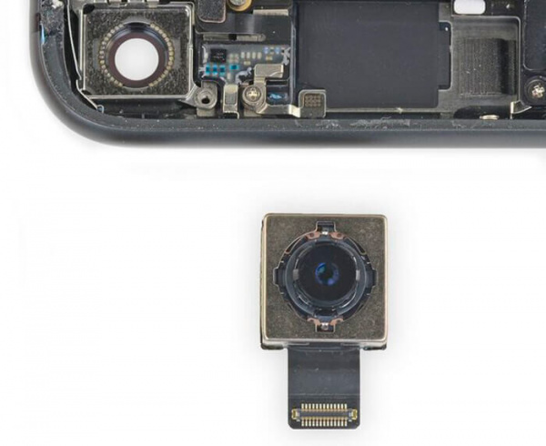 Замена основной камеры на iPhone SE (2020)