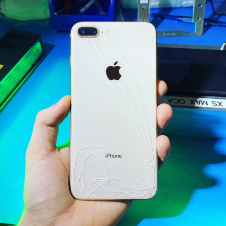 Замена заднего стекла на iPhone 8 Plus