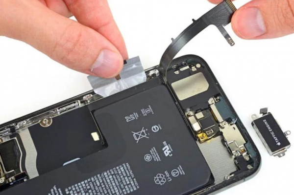 Замена аккумулятора на iPhone 11 Pro
