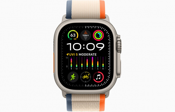 Apple Watch Ultra 2 Titanium Case with Orange/Beige Trail Loop M/L Apple Watch Ultra 2 Titanium Case with Orange/Beige Trail Loop M/L